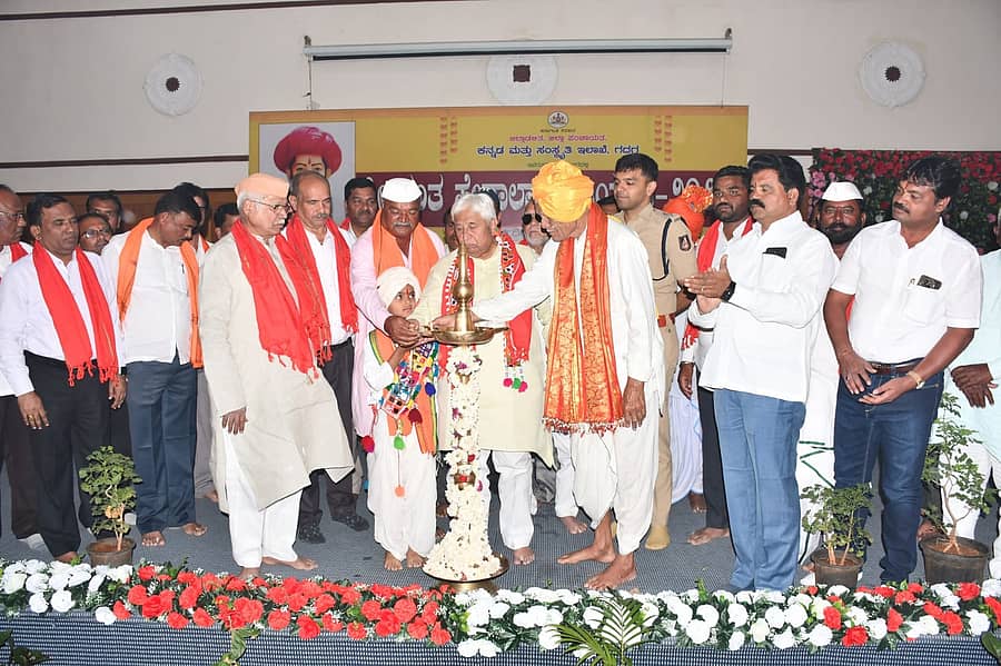 ಗದಗ ಜಿಲ್ಲಾಡಳಿತ ಭವನದಲ್ಲಿ ನಡೆದ ಸಂತ ಸೇವಾಲಾಲ್‌ ಜಯಂತ್ಯುತ್ಸವವನ್ನು ಸಚಿವ ಎಚ್‌.ಕೆ.ಪಾಟೀಲ ಉದ್ಘಾಟಿಸಿದರು