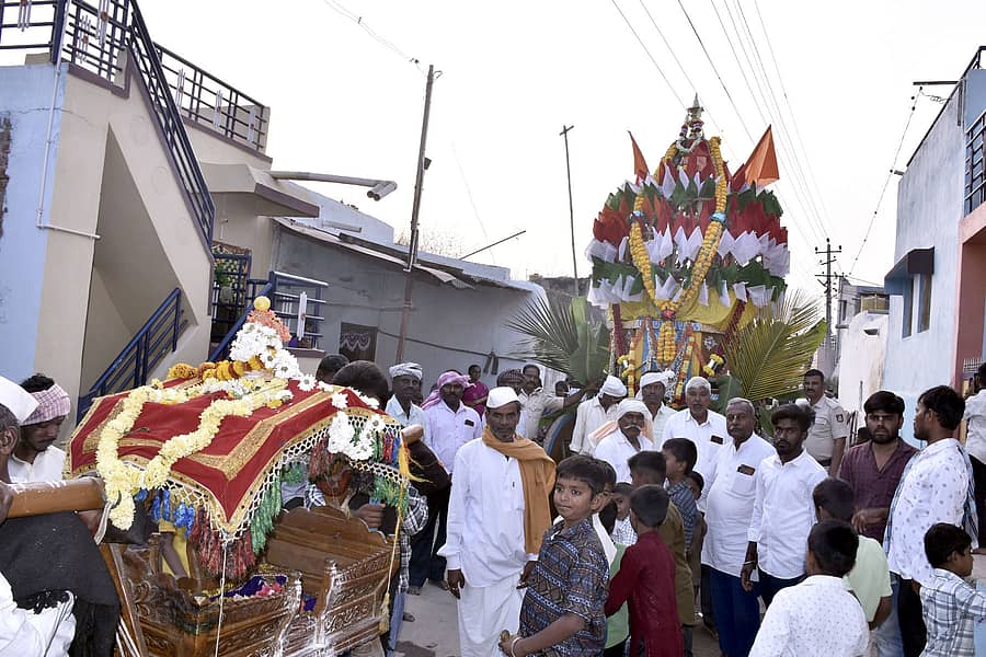 ಲಕ್ಕುಂಡಿಯ ಬಿನ್ನಾಳ ಬಸವೇಶ್ವರ ರಥೋತ್ಸವ ಸಂಭ್ರಮದಿಂದ ಜರುಗಿತು