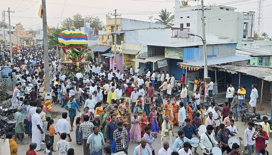 ತೆಕ್ಕಲಕೋಟೆ ಪಟ್ಟಣದ ಸಿದ್ಧರಾಮೇಶ್ವರ ಜಾತ್ರಾ ಮಹೋತ್ಸವವು ಅದ್ದೂರಿಯಾಗಿ ಜರುಗಿತು