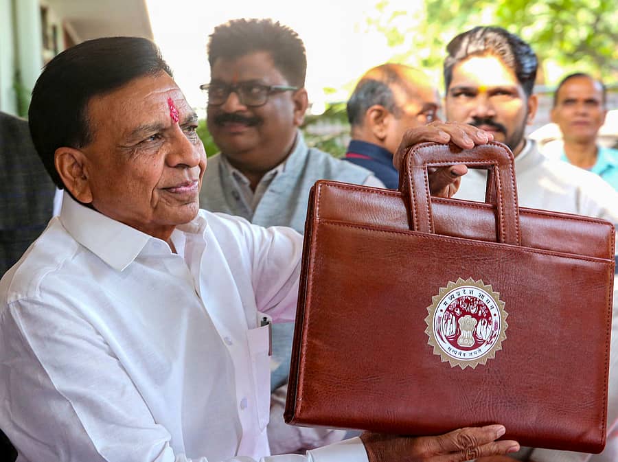 Bhopal: Madhya Pradesh Finance Minister Jagdish Devda briefs the media before presenting the state Budget for 2026-27 in the state Assembly, in Bhopal, Wednesday, Feb. 18, 2026. (PTI Photo) (PTI02_18_2026_000278A)