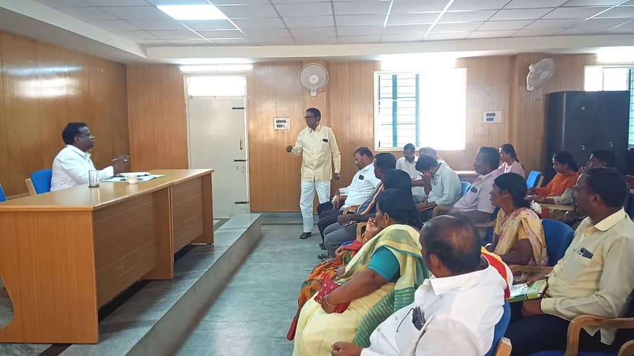 ಗುಂಡ್ಲುಪೇಟೆ ಪಟ್ಟಣ ಪುರಸಭೆ ಸಭಾಂಗಣದಲ್ಲಿ ಆಯವ್ಯಯ ಪೂರ್ವಭಾವಿ ಸಭೆ ಮುಖ್ಯಾಧಿಕಾರಿ ಎಸ್.ಶವರಣ ನೇತೃತ್ವದಲ್ಲಿ ನಡೆಯಿತು