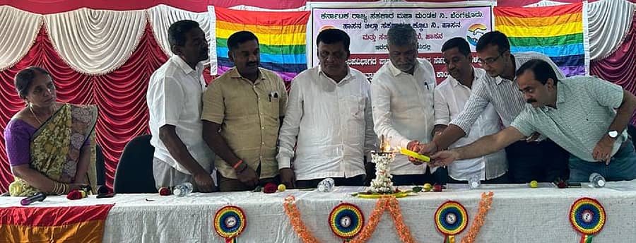 ಹಾಸನದ ಸಹಕಾರ ಇಲಾಖೆಯಲ್ಲಿ ಆಯೋಜಿಸಿದ್ದ ತರಬೇತಿಯನ್ನು ಸೋಮನಹಳ್ಳಿ ನಾಗರಾಜ್‌ ಉದ್ಘಾಟಿಸಿದರು.