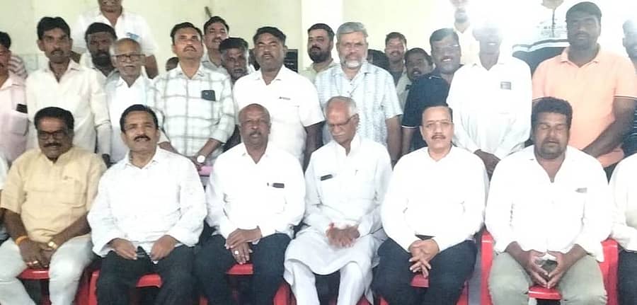 ಬಾಗಲಕೋಟೆ ಹೋಳಿ ಆಚರಣೆ ಸಮಿತಿಯ ಪೂರ್ವಭಾವಿ ಸಭೆ ಕಿರಣ ಶೆಟ್ಟರ ಅಧ್ಯಕ್ಷತೆಯಲ್ಲಿ ಬುಧವಾರ ಜರುಗಿತು