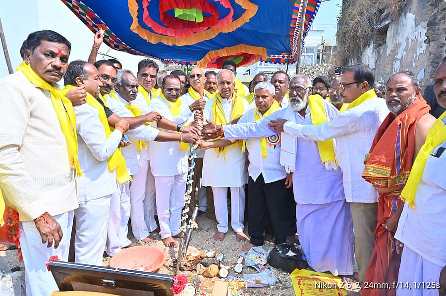 ರಾಯಚೂರಲ್ಲಿ ವಿವಿಧ ಸಮುದಾಯಗಳ ಸಮುದಾಯನ ಭವನಕ್ಕೆ ಸಣ್ಣ ನೀರಾವರಿ ಸಚಿವ ಎನ್‌.ಎಸ್‌.ಬೋಸರಾಜು ಶಂಕುಸ್ಥಾಪನೆ ನೆರವೇರಿಸಿದರು