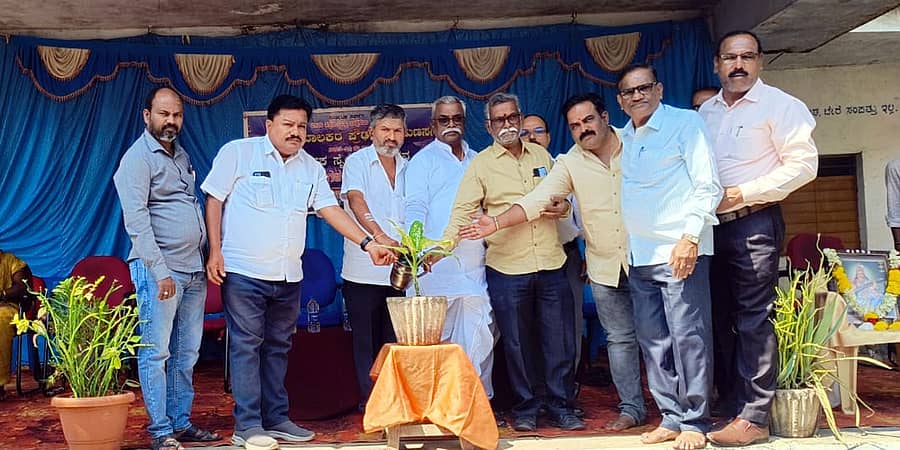 ಹುಣಸಗಿ ಪಟ್ಟಣದ ಬಾಲಕರ ಪ್ರೌಢ ಶಾಲೆಯ ಎಸ್‌ಎಸ್‌ಎಲ್‌ಸಿ ವಿದ್ಯಾರ್ಥಿಗಳ ಬಿಳ್ಕೋಡುಗೆ ಸಮಾರಂಭವನ್ನು ಗಣ್ಯರು ಉದ್ಘಾಟಿಸಿದರು