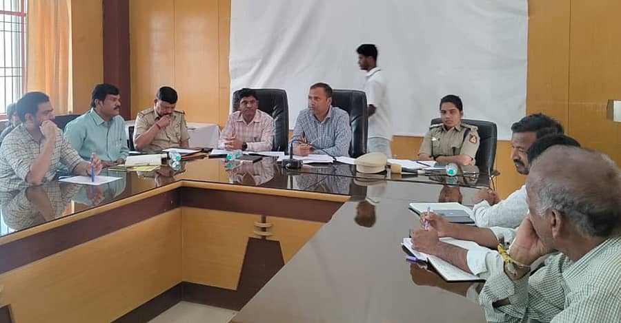 ಶಿರಸಿ ಮಾರಿಕಾಂಬಾ ಜಾತ್ರೆ ಪೂರ್ವಸಿದ್ಧತಾ ಸಭೆಯಲ್ಲಿ ಚಂದ್ರಶೇಖರ ಜಿ.ಆರ್. ಮಾತನಾಡಿದರು. 