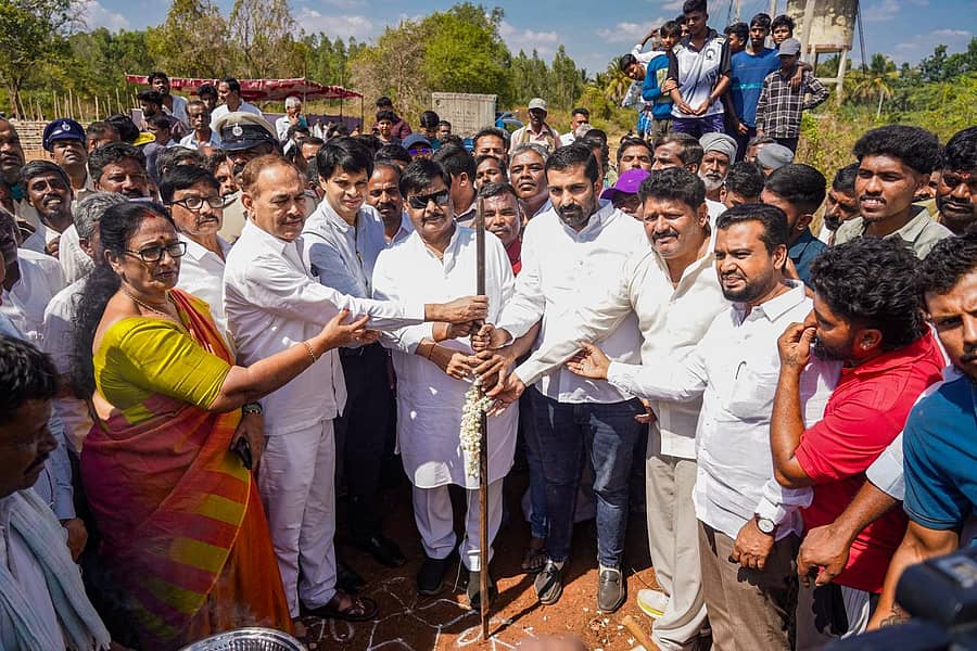 <div class="paragraphs"><p>ಗುದ್ದಲಿಪೂಜೆ</p></div>