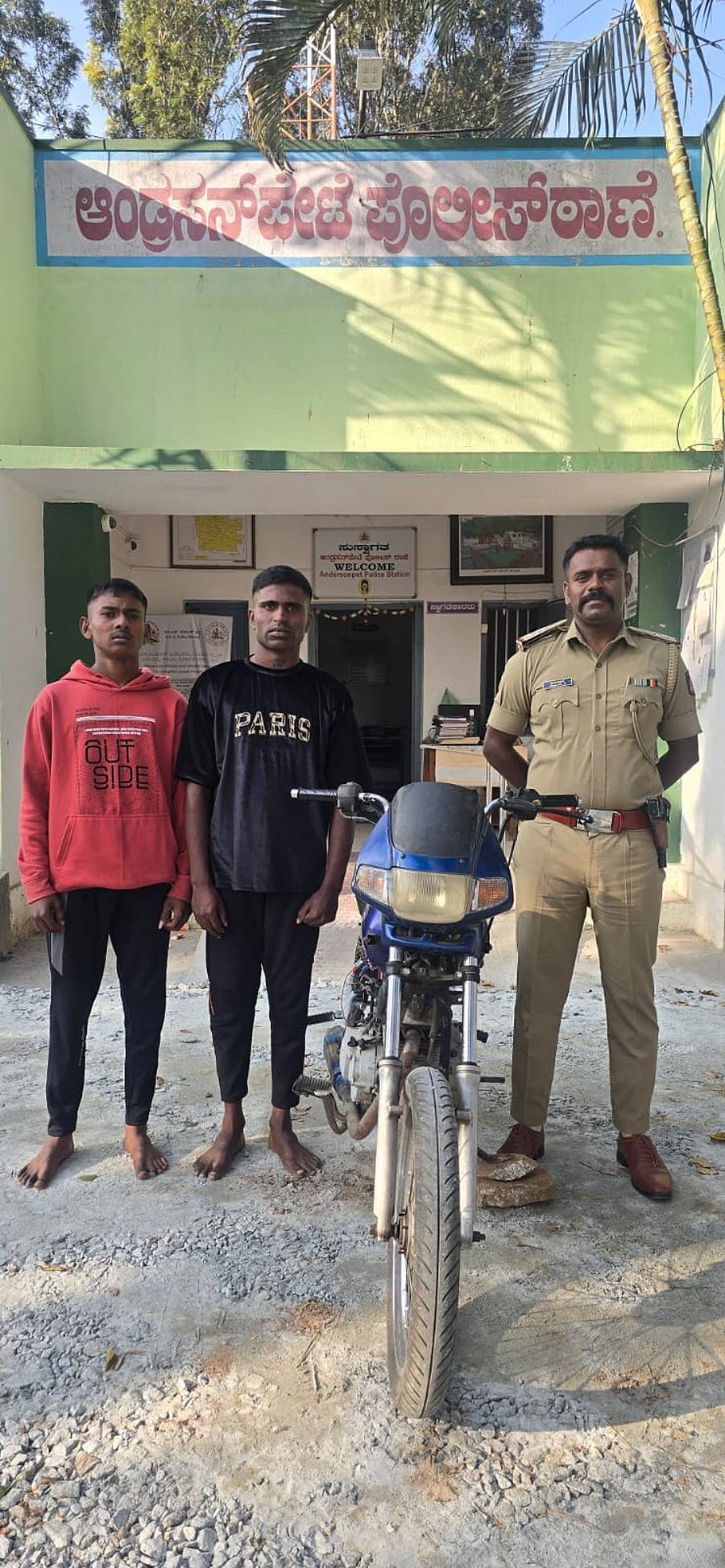 ಕೆಜಿಎಫ್‌ನ ಆ್ಯಂಡರ್‌ಸನ್‌ಪೇಟೆಯಲ್ಲಿ ವ್ಹೀಲೆ ಮಾಡುತ್ತಿದ್ದ ಇಬ್ಬರ ಬಂಧನ