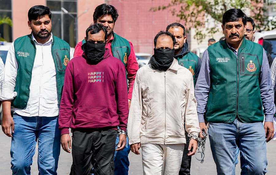 ಭಯೋತ್ಪಾದಕ ಕೃತ್ಯಕ್ಕೆ ಸಂಚು ರೂಪಿಸಿದ ಶಂಕಿತ ಭಯೋತ್ಪಾದಕರನ್ನು ಭಾನುವಾರ ನವದೆಹಲಿಯಲ್ಲಿ ಬಂಧಿಸಿದ ದೆಹಲಿ ಪೊಲೀಸರು–ಪಿಟಿಐ ಚಿತ್ರ