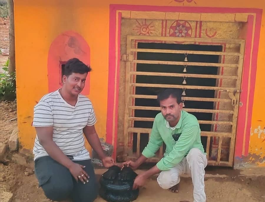 ಗುಟುಕುಮಲ್ಲೇಶ್ವರ ದೇಗುಲದ ಸಮೀಪ ಈಚೆಗೆ ಪತ್ತೆಯಾದ ಪಾದುಕೆ