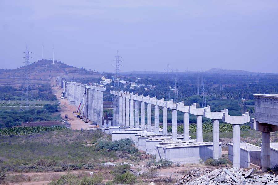 ಭದ್ರಾ ಮೇಲ್ದಂಡೆ ಯೋಜನೆಯಡಿ ನೀರು ಪೂರೈಸುವ ಗೋನೂರು ಅಕ್ವಡೆಕ್ಟ್ ಕಾಮಗಾರಿ ಕುಂಟುತ್ತಾ ಸಾಗುತ್ತಿರುವುದು
ಚಿತ್ರ; ಚಂದ್ರಪ್ಪ ವಿ