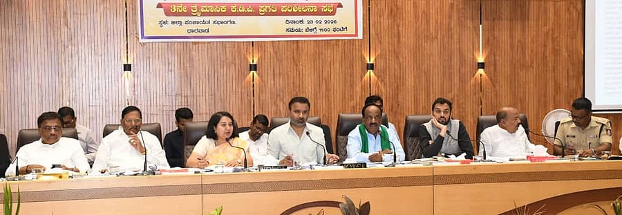 ಧಾರವಾಡದಲ್ಲಿ ನಡೆದ ಕೆಡಿಪಿ ಸಭೆಯಲ್ಲಿ ಸಂತೋಷ ಲಾಡ್‌ ಮಾತನಾಡಿದರು