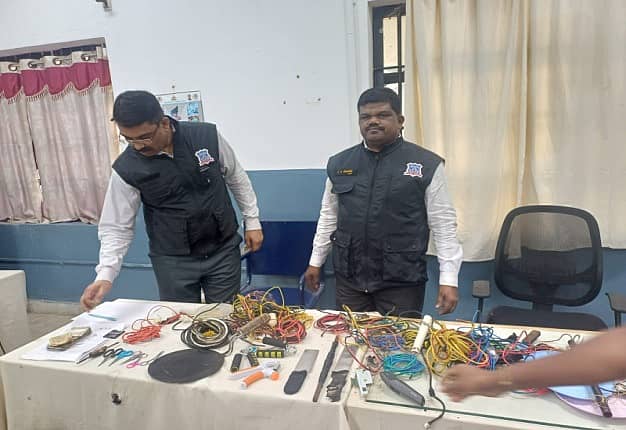 ಜೈಲಿನಲ್ಲಿ ವಶಕ್ಕೆ ಪಡೆದ ವಸ್ತುಗಳು