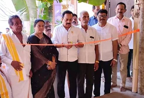 ಕೆಯ್ಯೂರು ಗ್ರಾಮದ ಅಂಕತ್ತಡ್ಕ ಬ್ರಹ್ಮ ಬೈದರ್ಕಳ ಗರಡಿಯಲ್ಲಿ ನಿರ್ಮಿಸಲಾದ ಸುತ್ತುಗೋಪುರವನ್ನು ಶಾಸಕ ಅಶೋಕ್ ರೈ ಉದ್ಘಾಟಿಸಿದರು