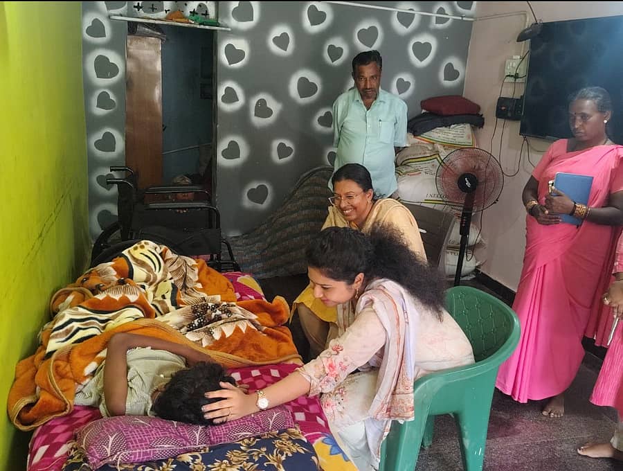 ಗುಬ್ಬಿ ತಾಲ್ಲೂಕು ಜಿ ಹರಿವೇಸಂದ್ರದಲ್ಲಿನ ಯೋಗಿತಾ ಮನೆಗೆ ಭೇಟಿ ನೀಡಿದ ಉಪ ವಿಭಾಗಾಧಿಕಾರಿ