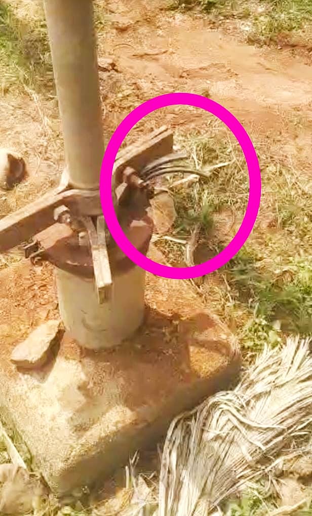 ಕುದೂರು ಹೋಬಳಿಯ ರೈತರ ಜಮೀನಿನಲ್ಲಿ ಬೋರ್‌ವೆಲ್ ಕೇಬಲ್ ಕಳ್ಳತನ ಮಾಡಿರುವುದು