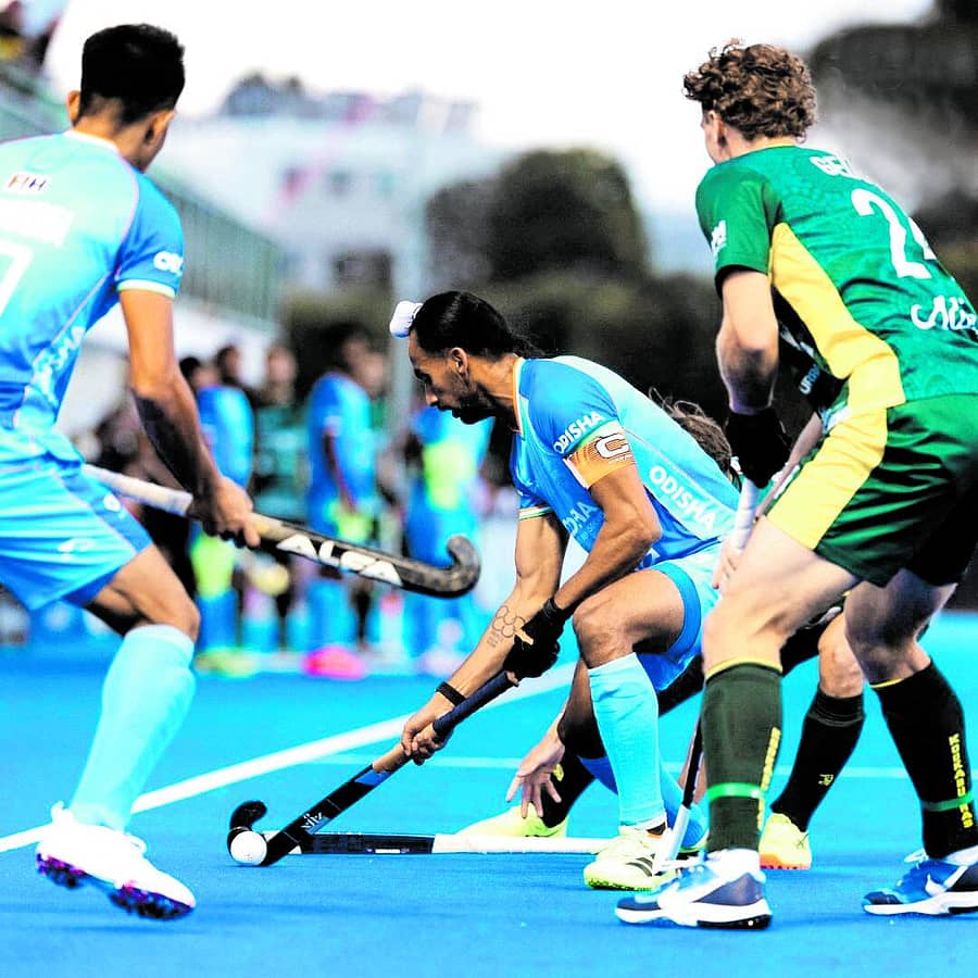 <div class="paragraphs"><p>ಭಾರತ ಮತ್ತು ಆಸ್ಟ್ರೇಲಿಯಾ ತಂಡದ ಆಟಗಾರರು ಚೆಂಡಿನ ಮೇಲೆ ನಿಯಂತ್ರಣಕ್ಕೆ ಮುಂದಾದರು<br>&nbsp;</p></div>