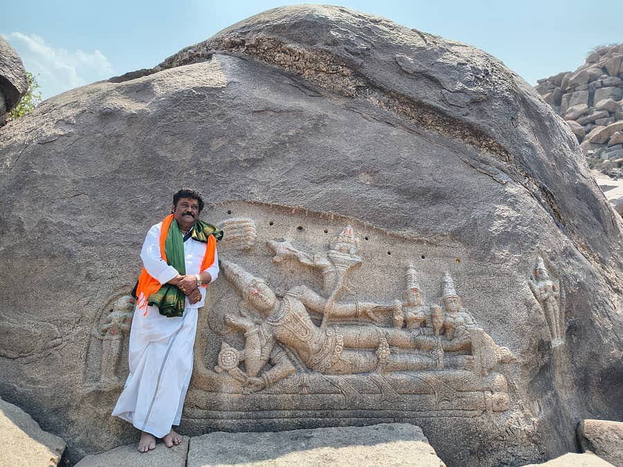 ನಟ ಜಗ್ಗೇಶ್ ಅವರು ಬುಧವಾರ ಹಂಪಿಗೆ ಭೇಟಿ ನೀಡಿದರು