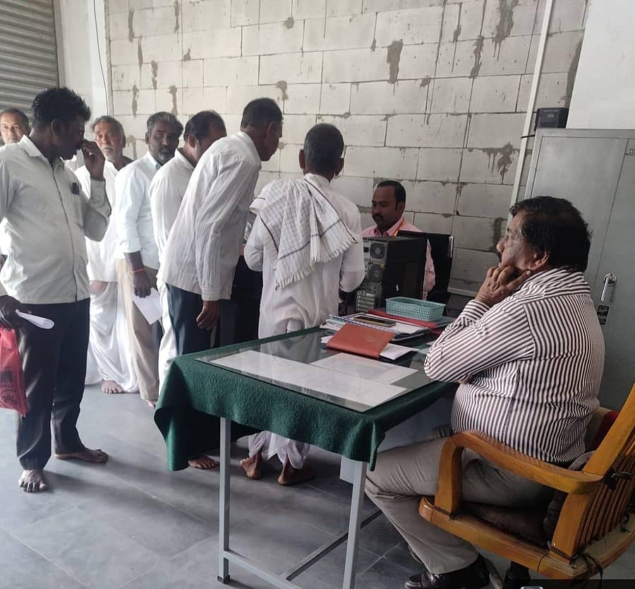 ಅಥಣಿಯಲ್ಲಿ ತೊಗರಿ ಖರೀದಿಗಾಗಿ ತೆರೆದಿರುವ ಕೇಂದ್ರ