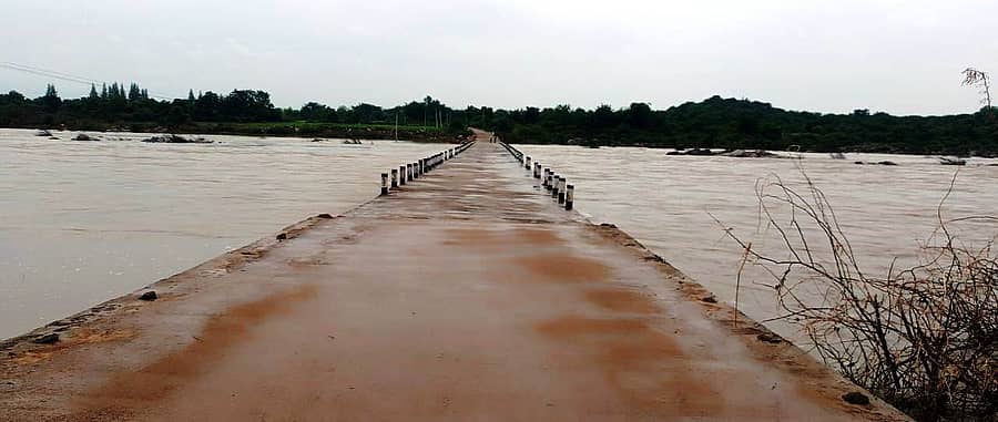 ಲಿಂಗಸುಗೂರು ತಾಲ್ಲೂಕಿನ ಶೀಲಹಳ್ಳಿ ಸೇತುವೆ ಮಟ್ಟ ಎತ್ತರಿಸುವ ಕಾಮಗಾರಿಗೆ ಸಚಿವ ಸಂಪುಟದಲ್ಲಿ ಅನುಮೂಧನೆ ದೊರೆತರೂ ಆರಂಭವಾಗದ ಕಾಮಗಾರಿ