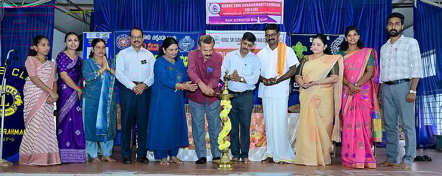 ರಕ್ತದಾನ ಶಿಬಿರವನ್ನು ಪುತ್ತೂರು ರೋಟರಿ ಕ್ಯಾಂಪ್ಕೊ ಬ್ಲಡ್ ಸೆಂಟರ್ನ ವೈದ್ಯಾಧಿಕಾರಿ ಡಾ.ರಾಮಕೃಷ್ಣರಾವ್ ಉದ್ಘಾಟಿಸಿದರು