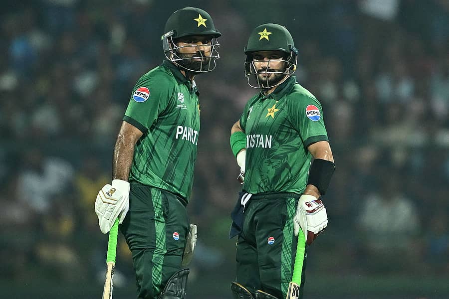 <div class="paragraphs"><p>ಸಾಹಿಬ್‌ಝಾದಾ ಫರ್ಹಾನ್ (ಬಲ) ಮತ್ತು ಫಖರ್ ಜಮಾನ್ </p></div>