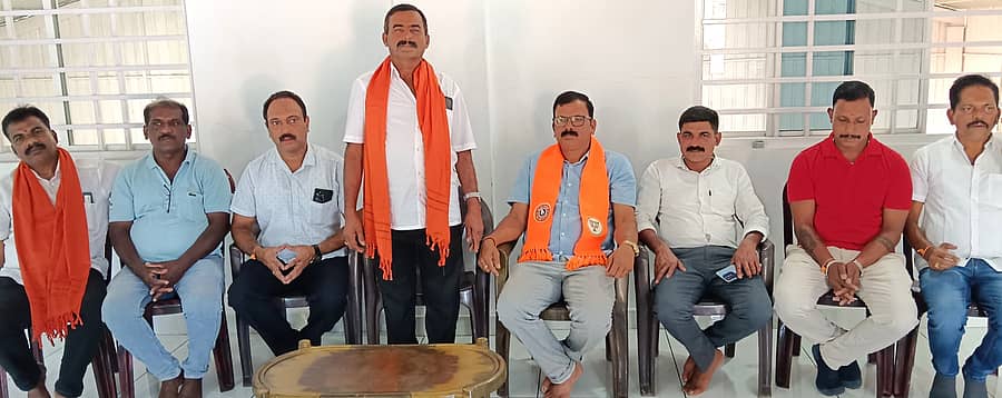 ಶೃಂಗೇರಿ ಪಟ್ಟಣದಲ್ಲಿ ಶನಿವಾರ ತಾಲ್ಲೂಕು ಬಿಜೆಪಿ ಘಟಕ ಆಯೋಜಿಸಿದ್ದ, ಮಾರ್ಚ್‌ 2ರಂದು ನಡೆಯುವ ಪ್ರತಿಭಟನೆಯ ಪೂರ್ವಭಾವಿ ಸಭೆಯಲ್ಲಿ ಬಿಜೆಪಿ ತಾಲ್ಲೂಕು ಘಟಕದ ಅಧ್ಯಕ್ಷ ತಲಗಾರು ಉಮೇಶ್ ಮಾತನಾಡಿದರು