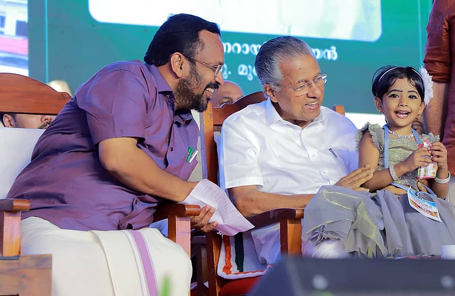 ಭಾನುವಾರ ವಯನಾಡಿನಲ್ಲಿ ಪುನರ್‌ವಸತಿ ಯೋಜನೆಯಡಿ ಮನೆಗಳನ್ನು ವಿತರಿಸುವ ಕಾರ್ಯಕ್ರಮದಲ್ಲಿ ಕೇರಳ ಮುಖ್ಯಮಂತ್ರಿ ಪಿಣರಾಯಿ ವಿಜಯನ್‌ ಪಾಲ್ಗೊಂಡಿದ್ದರು