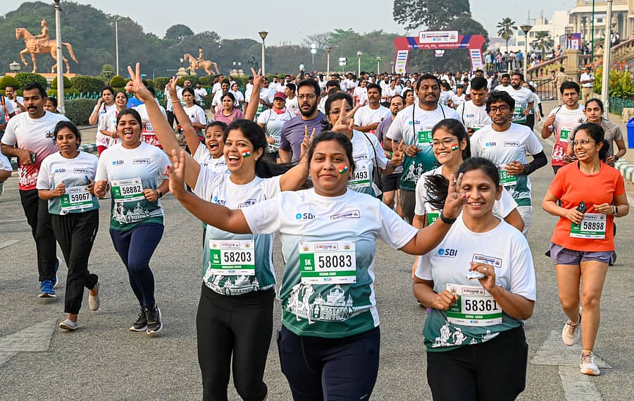 ರಾಜ್ಯ ಪೊಲೀಸ್ ಇಲಾಖೆ ಹಮ್ಮಿಕೊಂಡಿದ್ದ ಓಟದಲ್ಲಿ ಪಾಲ್ಗೊಂಡಿದ್ದ ಸ್ಪರ್ಧಿಗಳು  ಪ್ರಜಾವಾಣಿ ಚಿತ್ರ: ಎಂ.ಎಸ್.ಮಂಜುನಾಥ್