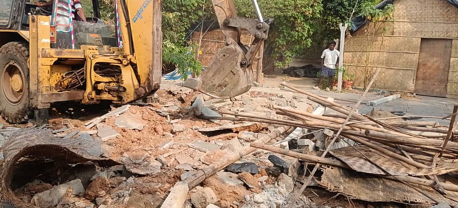 <div class="paragraphs"><p>ಅನಧಿಕೃತ ರೆಸಾರ್ಟ್‌ಗಳ ತೆರವು ಕಾರ್ಯಾಚರಣೆ ನೋಟ</p></div>