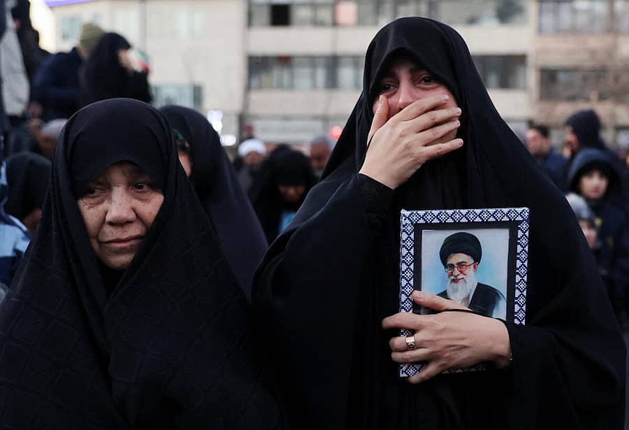 <div class="paragraphs"><p>ಖಮೇನಿ ಹತ್ಯೆಗೆ ದುಃಖಿಸುತ್ತಿರುವ ಇರಾನ್ ನಾಗರಿಕರು</p></div>