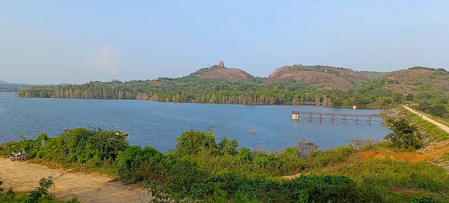 ಮಾಗಡಿ ತಾಲ್ಲೂಕಿನ ವೈಜಿಗುಡ್ಡ( ಗುರಗಂಚಿಗುಡ್ಡ) ಜಲಾಶಯದ ವಿಹಂಗಮ ನೋಟ