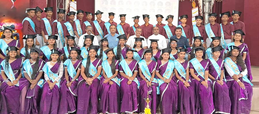 ಮಳವಳ್ಳಿ ತಾಲ್ಲೂಕಿನ ಪಂಡಿತಹಳ್ಳಿ ಗ್ರಾಮದ ಸೆಂಟ್ ಜೋಸೆಫ್ ಶಾಲಾ ಸಭಾಂಗಣದಲ್ಲಿ ಮಂಗಳವಾರ 2025-26ನೇ ಸಾಲಿನ ಎಸ್ಎಸ್ಎಲ್ಸಿ ವಿದ್ಯಾರ್ಥಿಗಳಿಗಾಗಿ ಆಯೋಜಿಸಿದ ಕಾರ್ಯಕ್ರಮದಲ್ಲಿ ಮಂಡ್ಯ ಲೋಕಾಯುಕ್ತ ಎಸ್ಪಿ ಸುರೇಶ್ ಬಾಬು ಪಾಲ್ಗೊಂಡಿದ್ದರು.