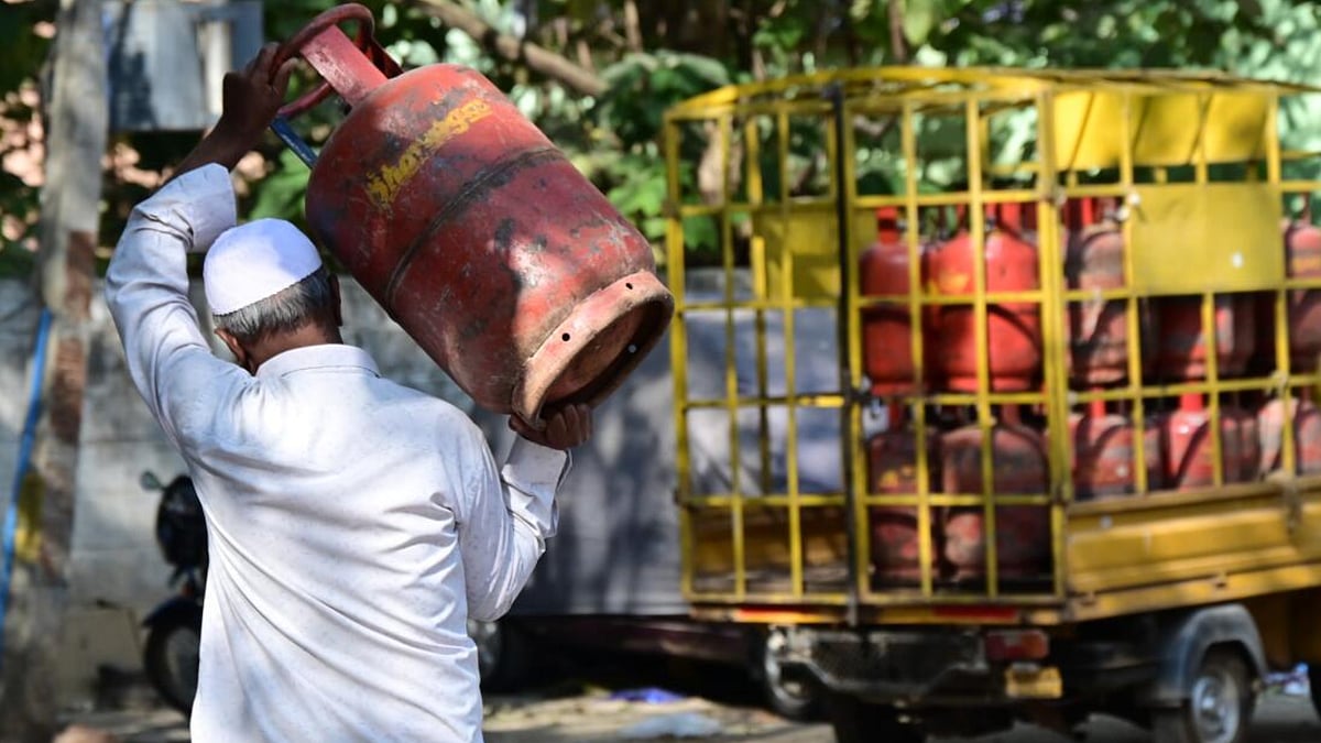 LPG Shortage: ದುಡ್ಡು ದುಪ್ಪಟ್ಟು ಕೊಡ್ತೀವಿ ಅಂದ್ರು ಸಿಗುತ್ತಿಲ್ಲ LPG: ಪಿಜಿ ...