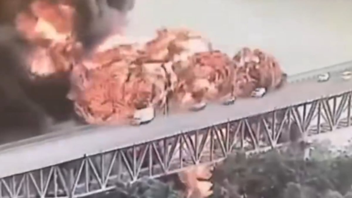 Panama Canal Explosion: ಅಮೆರಿಕದ ಪನಾಮ ಕಾಲುವೆ ಬಳಿ ಇಂಧನ ಟ್ಯಾಂಕರ್‌ಗಳ ಸ್ಫೋಟ ...