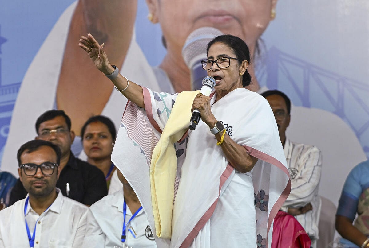 Mamata Banerjee: ಮತದಾರರ ಪಟ್ಟಿಯಿಂದ ಹೆಸರು ಅಳಿಸಿದನ್ನು ಕೋರ್ಟ್‌ನಲ್ಲಿ ಪ್ರಶ್ನಿಸುತ್ತೇವೆ: ಮಮತಾ