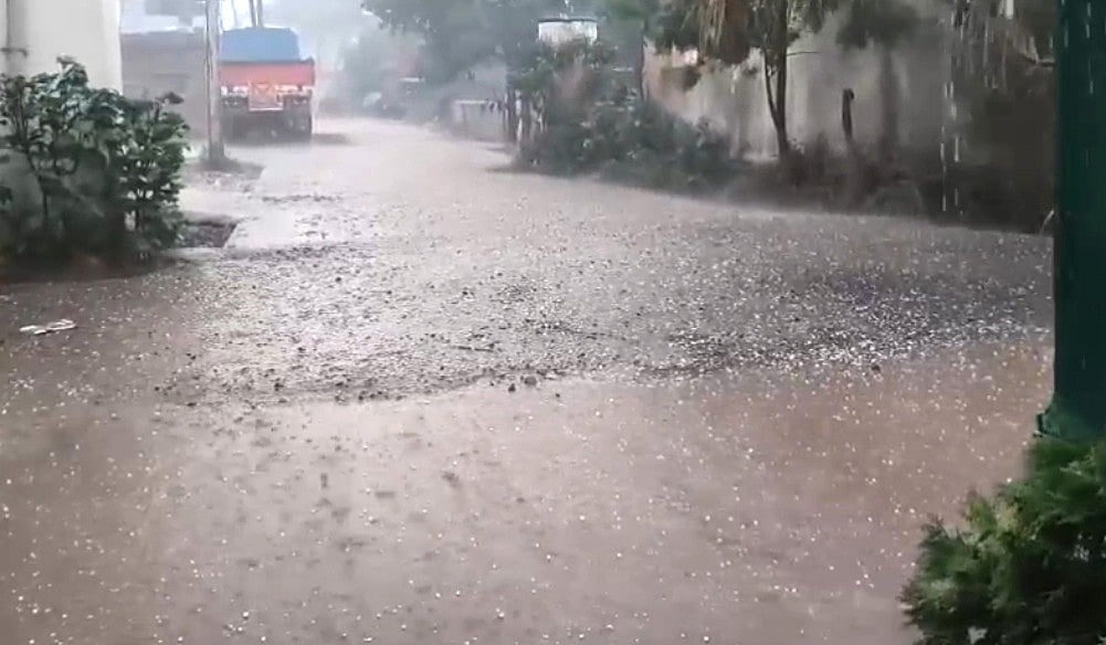 Chitguppa Hailstorm: ಚಿಟಗುಪ್ಪದಲ್ಲಿ ಆಲಿಕಲ್ಲು ಮಳೆ