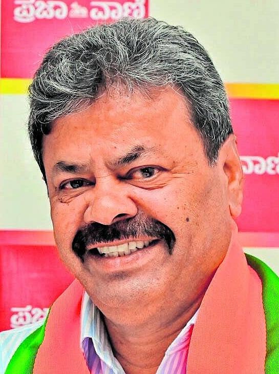 ಆಂತರಿಕ ಕಚ್ಚಾಟದಿಂದ ಸರ್ಕಾರ ಪತನ: ಎಂ.ಪಿ.ರೇಣುಕಾಚಾರ್ಯ