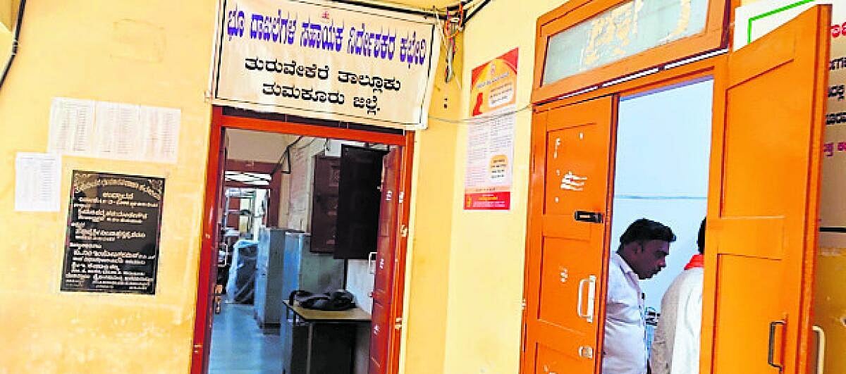 ಬೆಟ್ಟದಷ್ಟು ಅರ್ಜಿಗಳ ವಿಲೇವಾರಿ ಬಾಕಿ