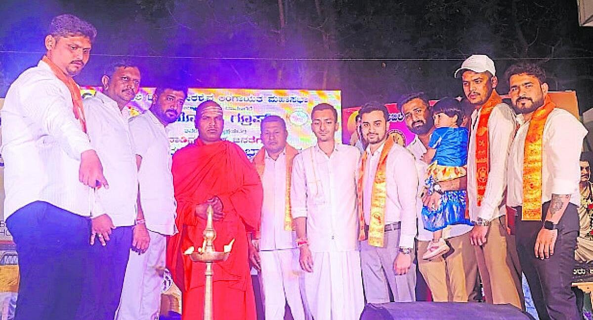 ‘ಬಸವ ತತ್ವದಡಿ ಕಾರ್ಯಕ್ರಮ ಶ್ಲಾಘನೀಯ’
