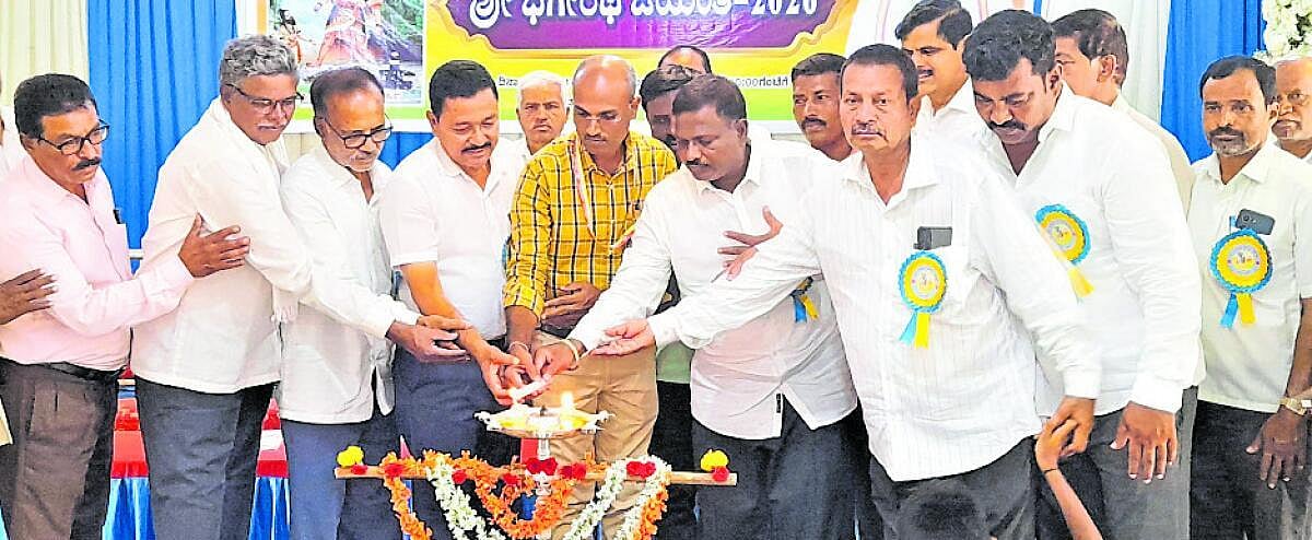 ‘ಉಪ್ಪಾರರಿಗೆ ಮಕ್ಕಳ ಶಿಕ್ಷಣ ಆದ್ಯತೆಯಾಗಲಿ’