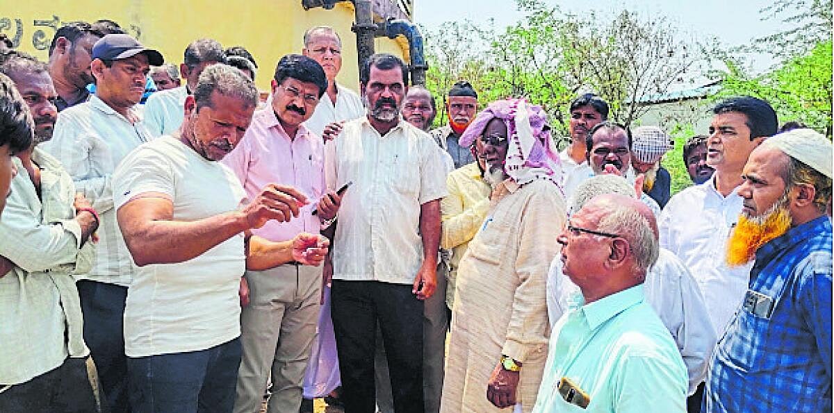 ನೀರಿಗಾಗಿ ಪುರಸಭೆ ಸಿಬ್ಬಂದಿ ವಿರುದ್ಧ ಆಕ್ರೋಶ