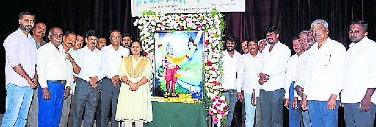‘ರಾಜರಾಗಿದ್ದವರಿಗೆ ಬೇಡುವ ಸ್ಥಿತಿ ಬಂದಿದೆ’