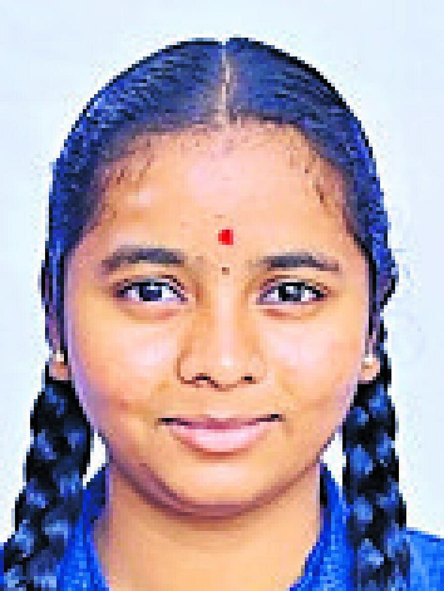 ರೈತನ ಮಗಳು ದರ್ಶಿನಿ ಜಿಲ್ಲೆಗೆ ಪ್ರಥಮ