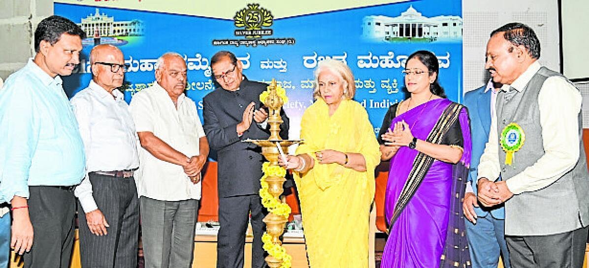 ಪ್ರಜಾಪ್ರಭುತ್ವಕ್ಕೆ ಮಾರುಕಟ್ಟೆ ವ್ಯವಸ್ಥೆ ಪ್ರವೇಶ