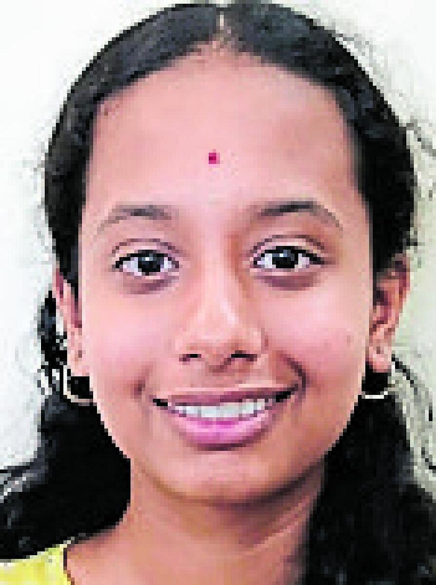 ಲಕ್ಷ್ಮಿಗೆ 624 ಅಂಕ; ಜಿಲ್ಲೆಗೆ ಮೊದಲು