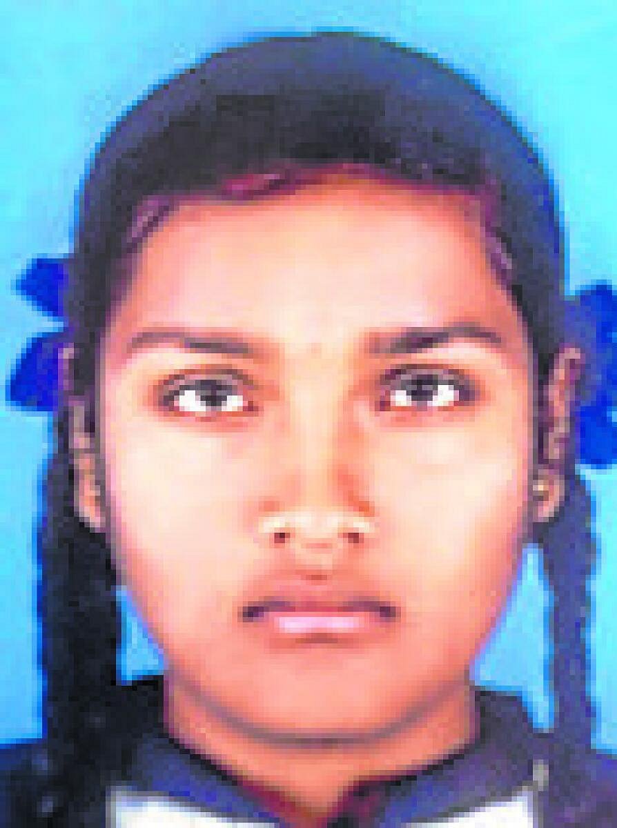 ಬೇವೂರ ಹೈಸ್ಕೂಲ್‌ಗೆ ದಿವ್ಯಾ ಪ್ರಥಮ