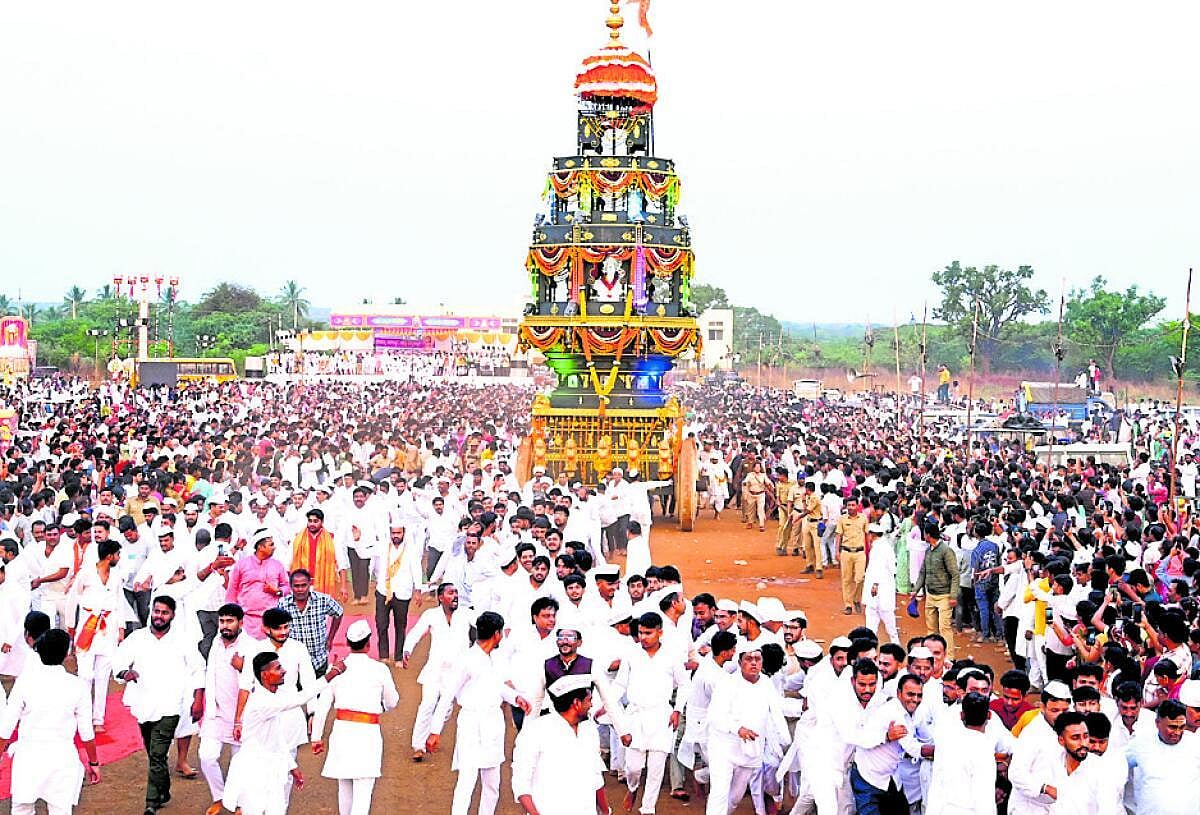ಬಸವೇಶ್ವರರ ಸಂಭ್ರಮದ ರಥೋತ್ಸವ