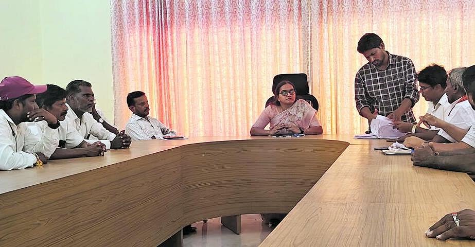 ಬಹಿಷ್ಕಾರಕ್ಕೆ ಕಠಿಣ ಕ್ರಮ: ಎಚ್ಚರಿಕೆ