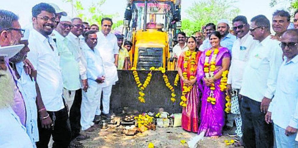 ₹ 1.25 ಕೋಟಿ ಮೊತ್ತದ ಕಾಮಗಾರಿಗಳಿಗೆ ಚಾಲನೆ